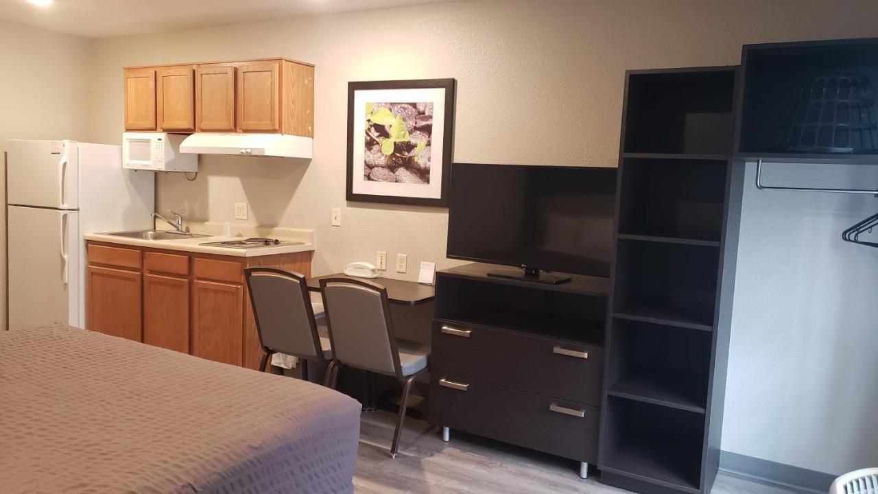Woodspring Suites Kansas City Lenexa Bagian luar foto