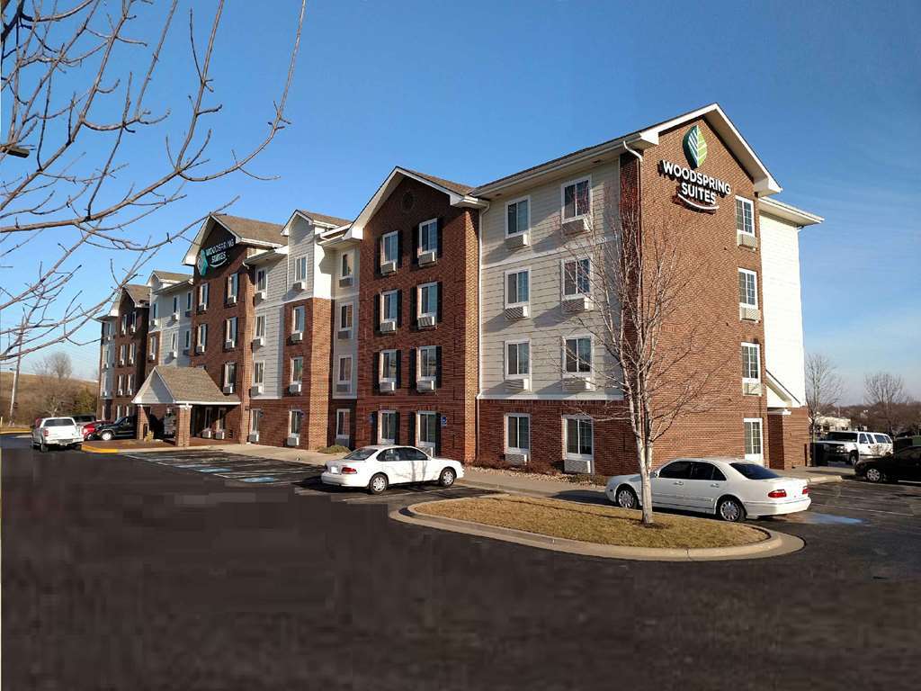 Woodspring Suites Kansas City Lenexa Bagian luar foto