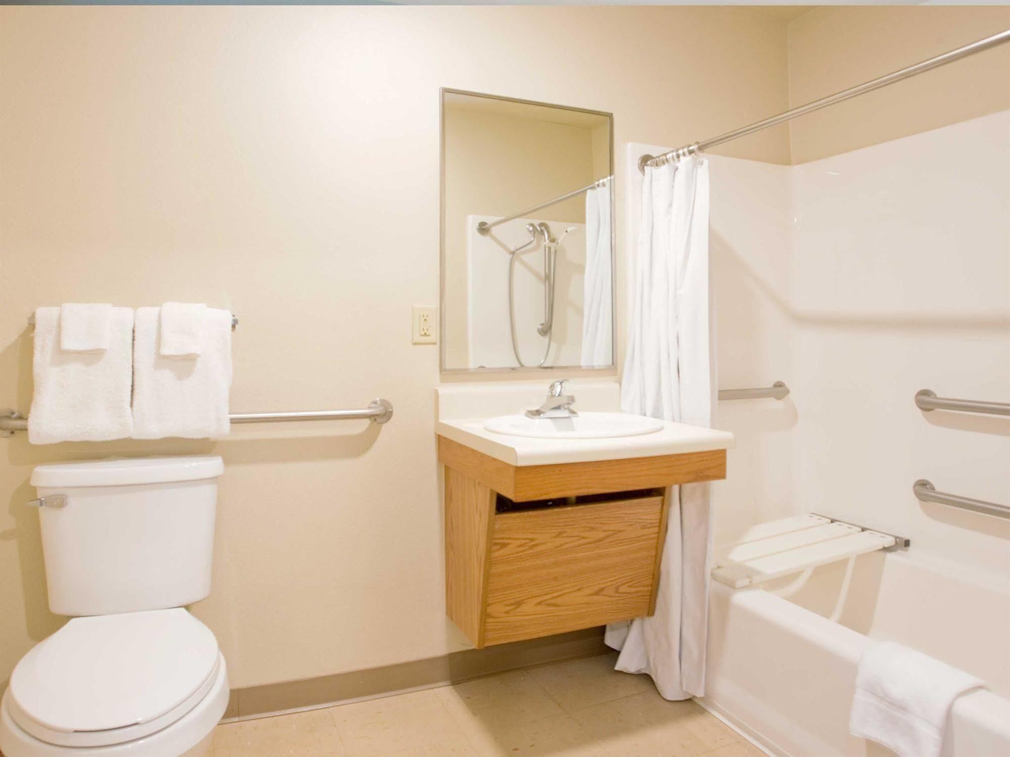 Woodspring Suites Kansas City Lenexa Bagian luar foto