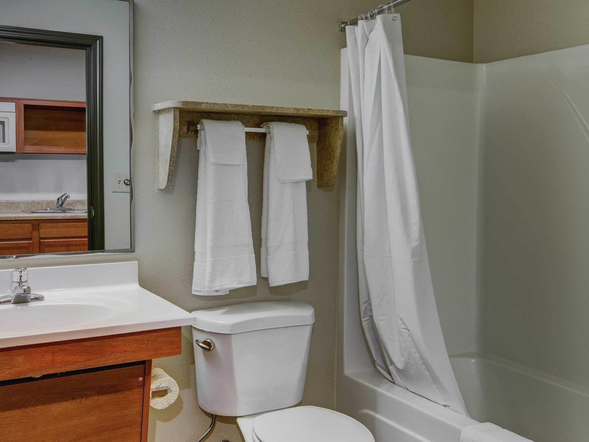 Woodspring Suites Kansas City Lenexa Bagian luar foto
