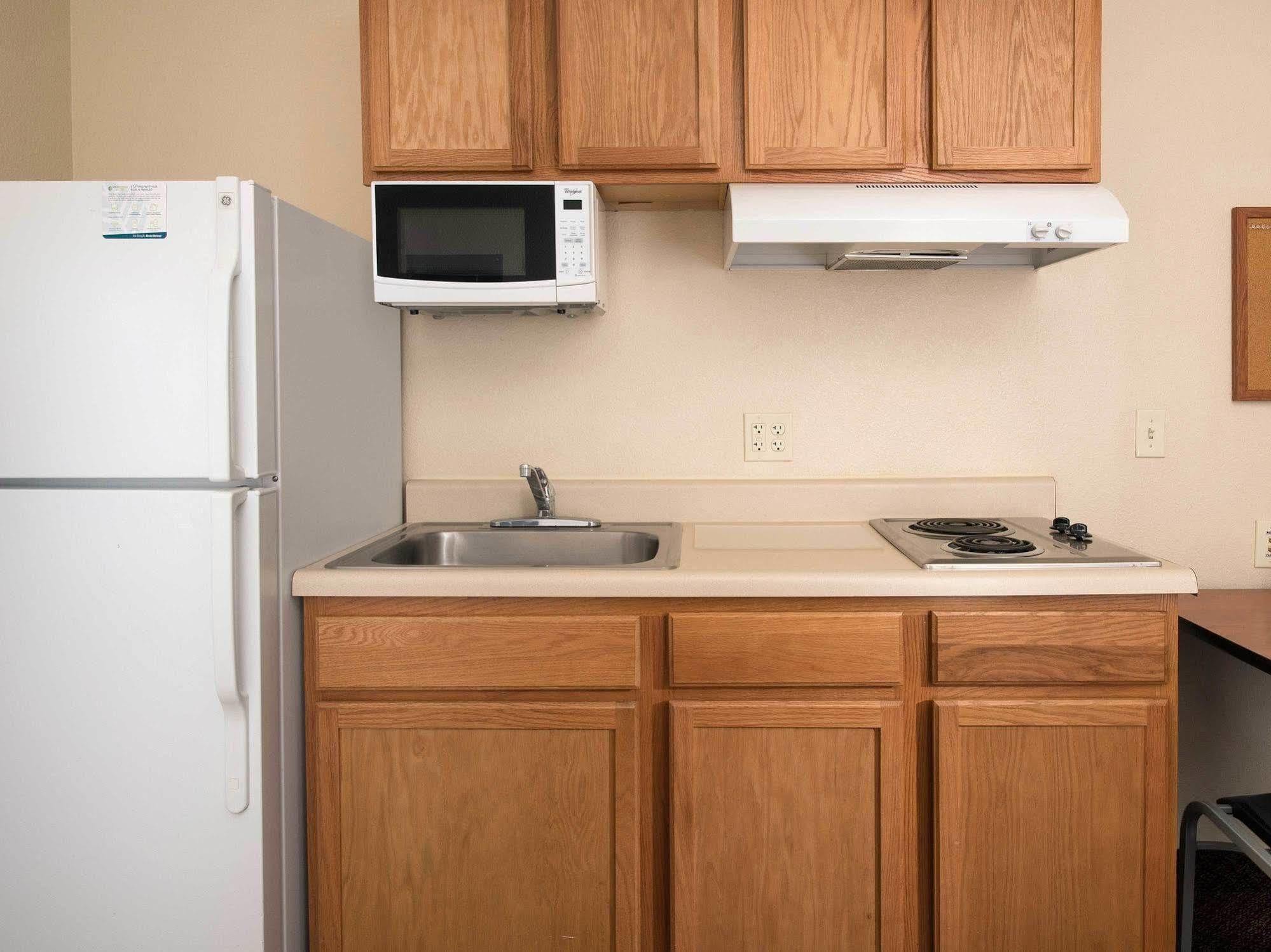 Woodspring Suites Kansas City Lenexa Bagian luar foto