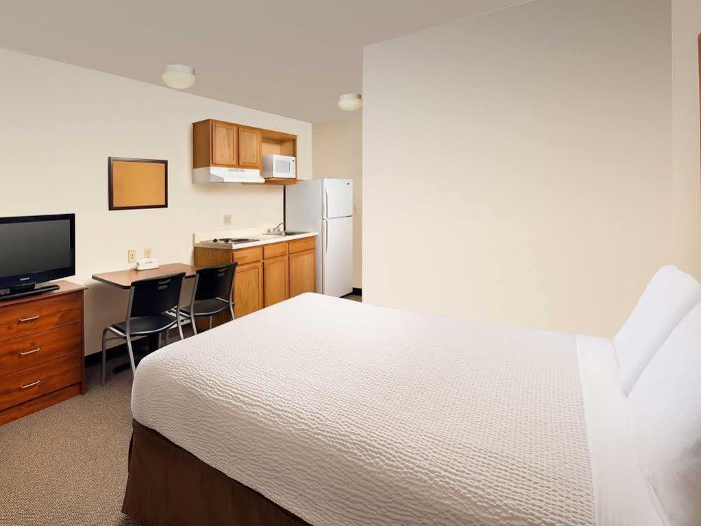 Woodspring Suites Kansas City Lenexa Bagian luar foto
